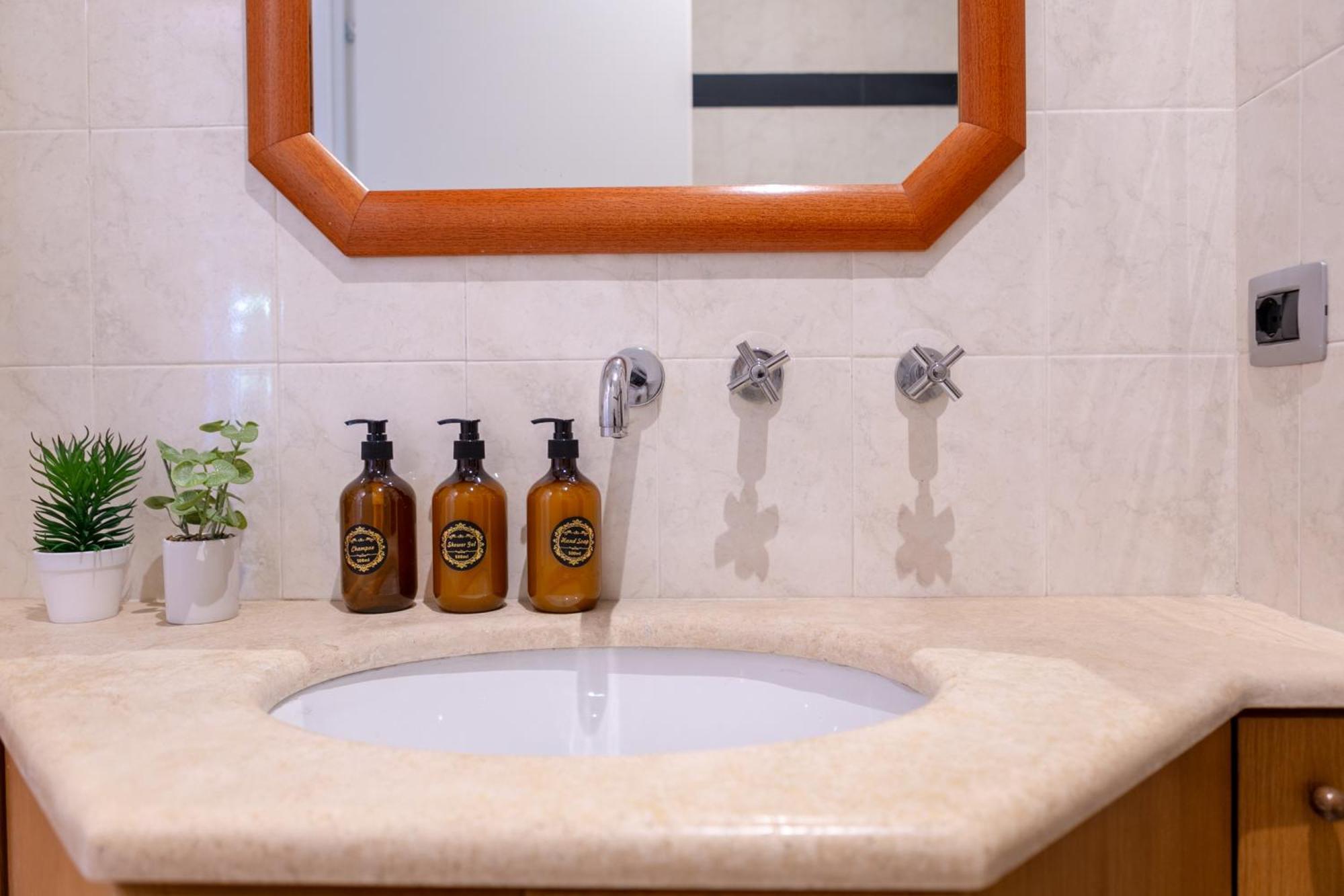 Mustard Apartment S Camillo - Holiday Homes ローマ エクステリア 写真